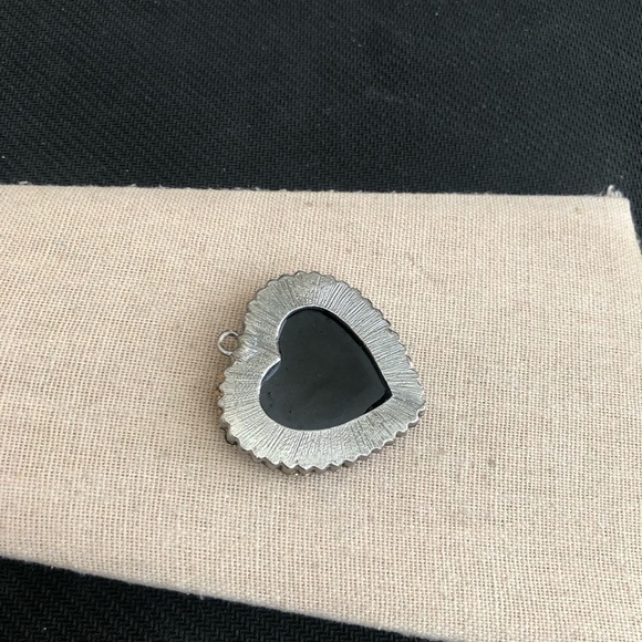 Vintage Heart Shape Pendant - Picture 3 of 3